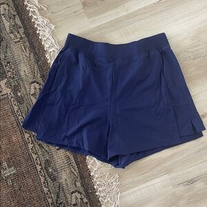 Lululemon Stretch Woven Relaxed-Fit High-Rise Short 4" Medium